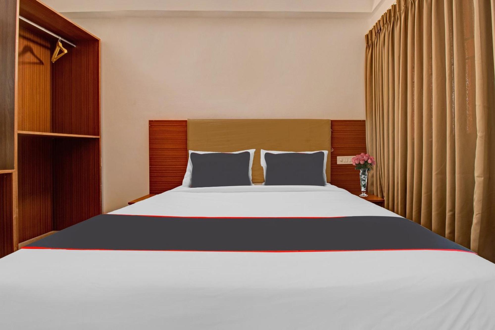 Super Collection O Petals Otium Business Hotel Bangalore Exterior photo